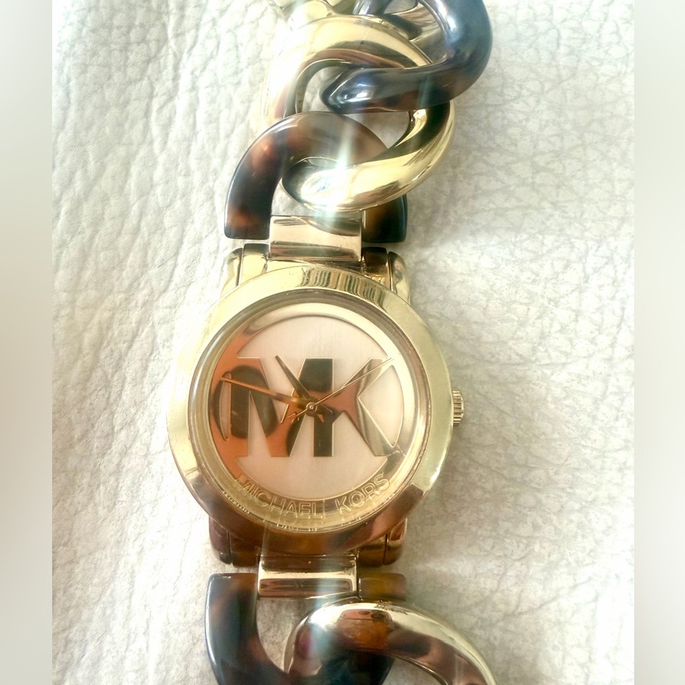 Michael Kors gold and tortoise Brown Links